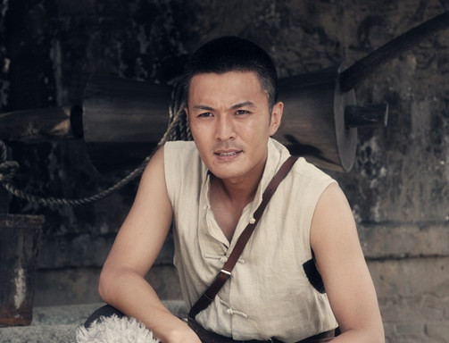担任男主角,"小金喜善"白冰和小李琳担任女主角,讲述了抗日战争时期